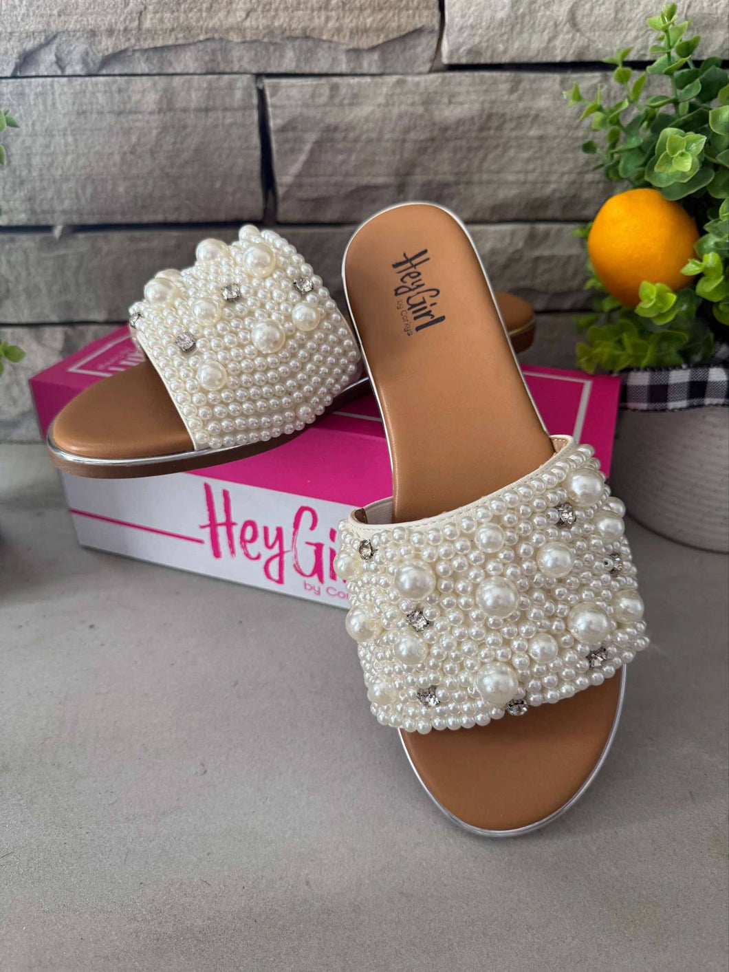 MB Gimme Kissy Pearl Sandals